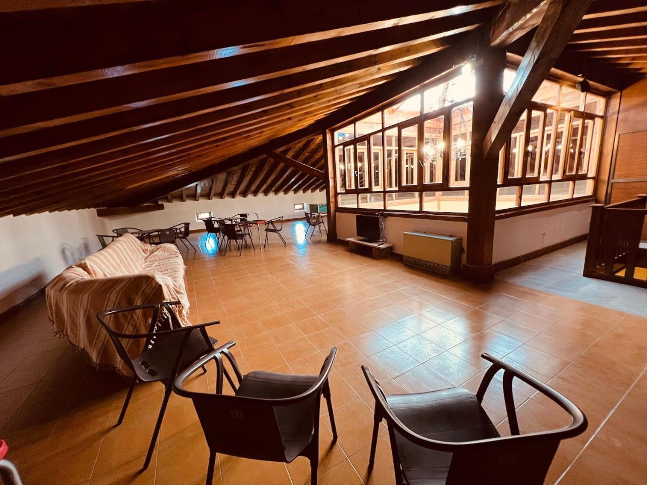 Albergue Pinares - La Casona De Revenga Regumiel de la Sierra Esterno foto