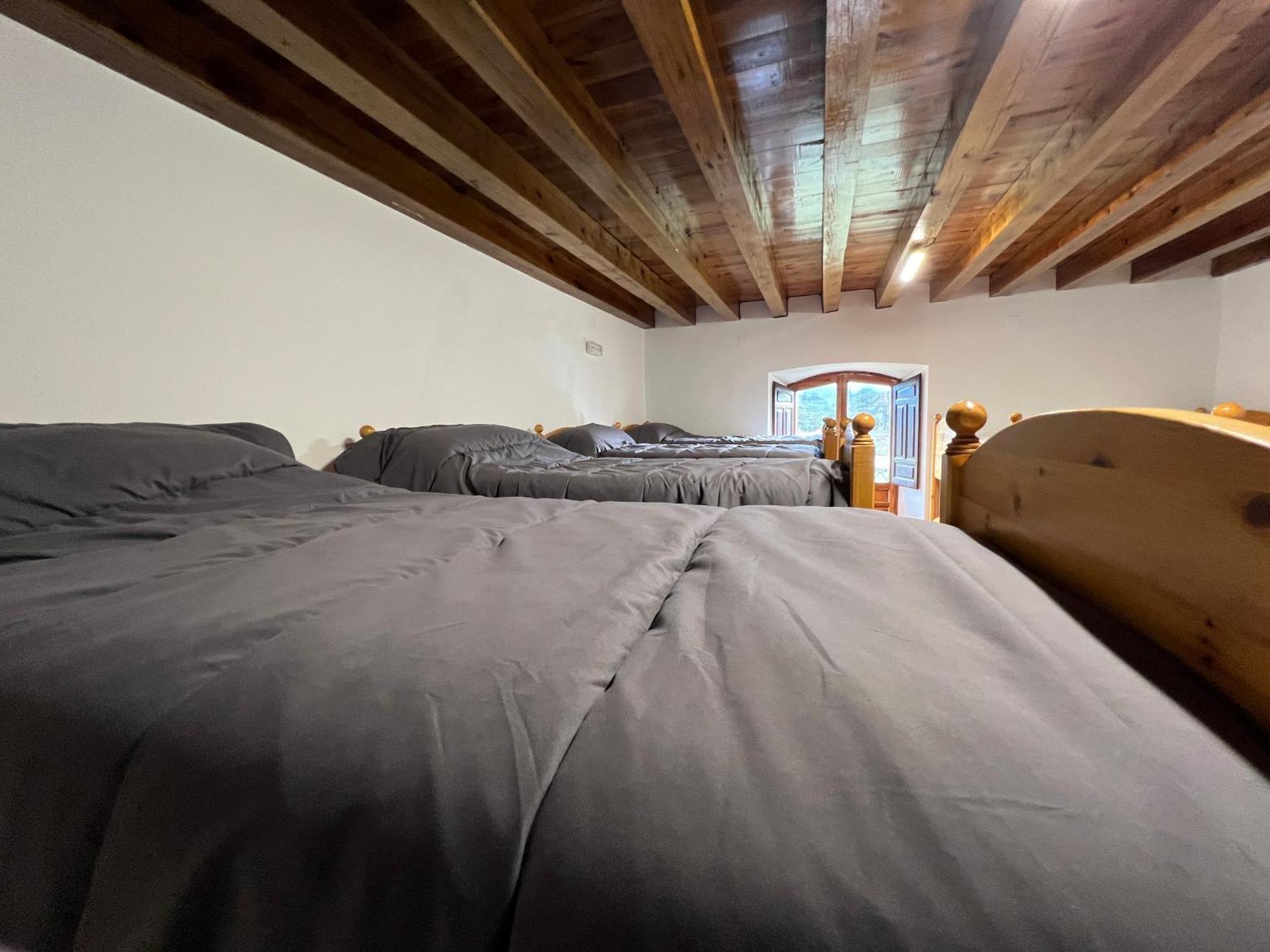 Albergue Pinares - La Casona De Revenga Regumiel de la Sierra Esterno foto