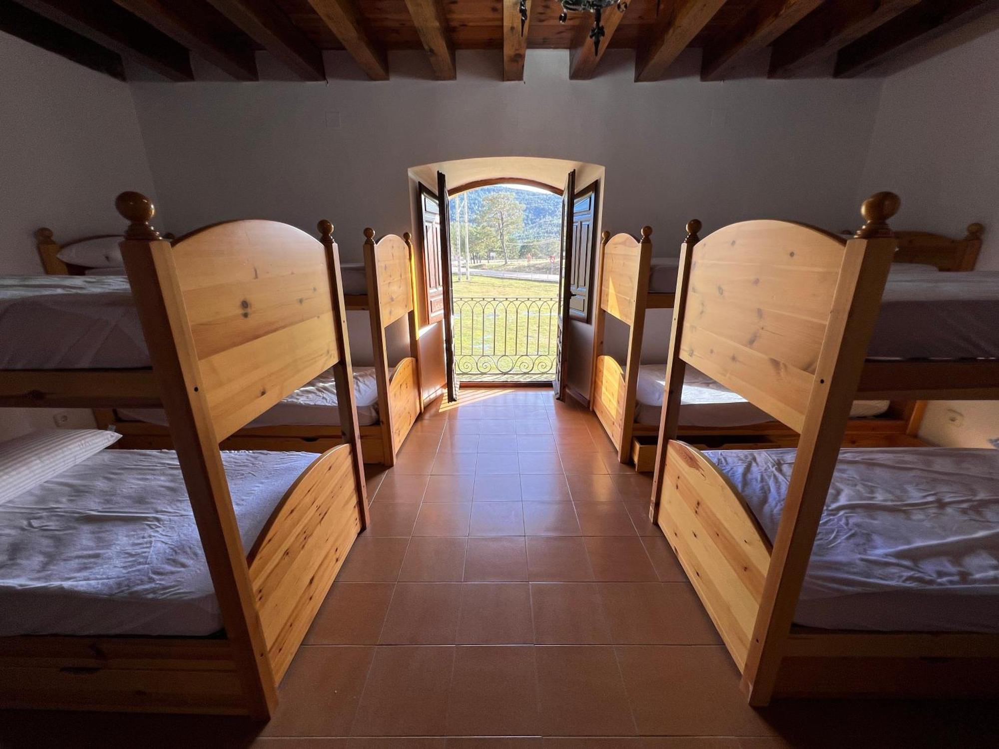 Albergue Pinares - La Casona De Revenga Regumiel de la Sierra Esterno foto