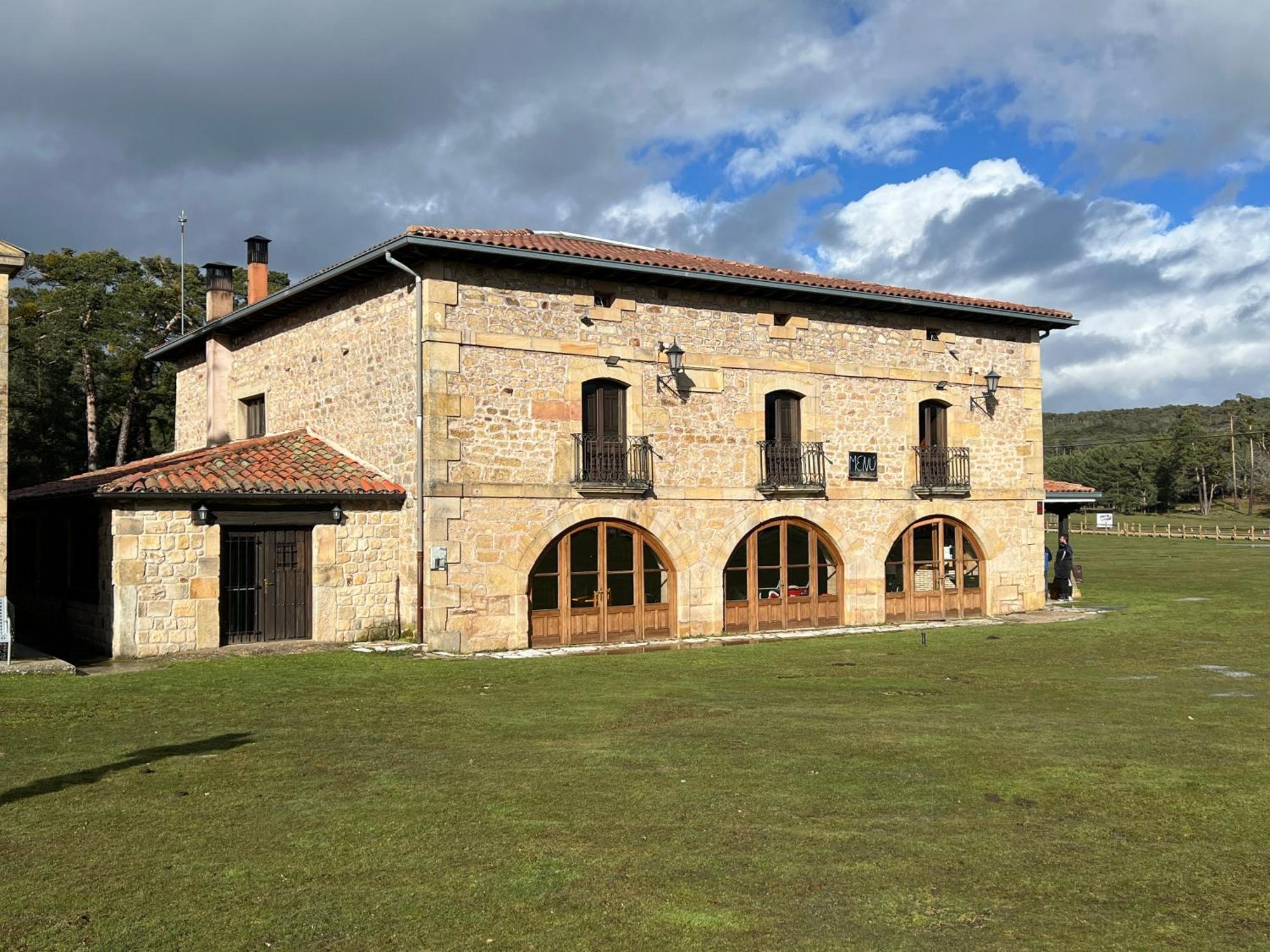 Albergue Pinares - La Casona De Revenga Regumiel de la Sierra Esterno foto
