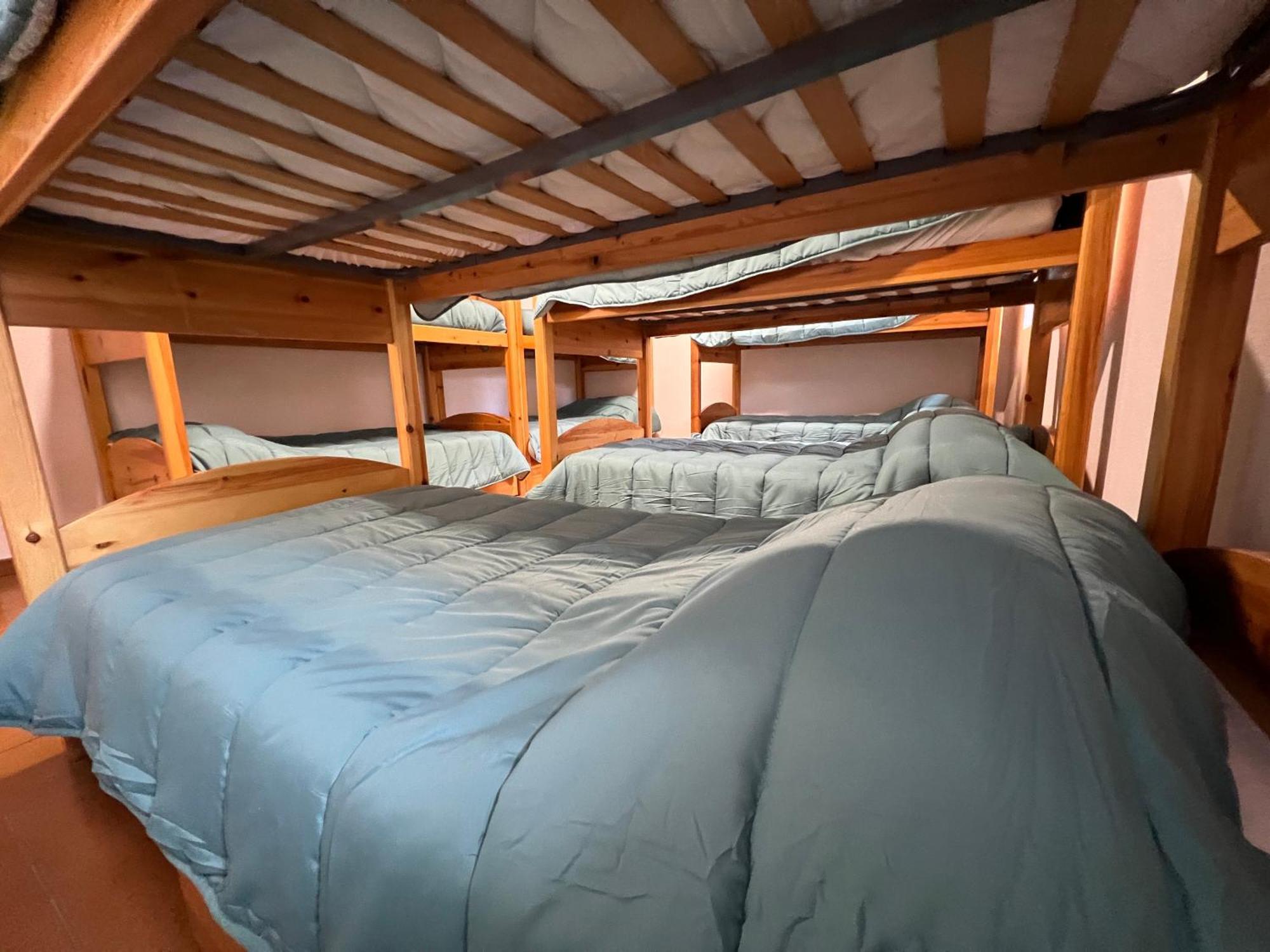 Albergue Pinares - La Casona De Revenga Regumiel de la Sierra Esterno foto
