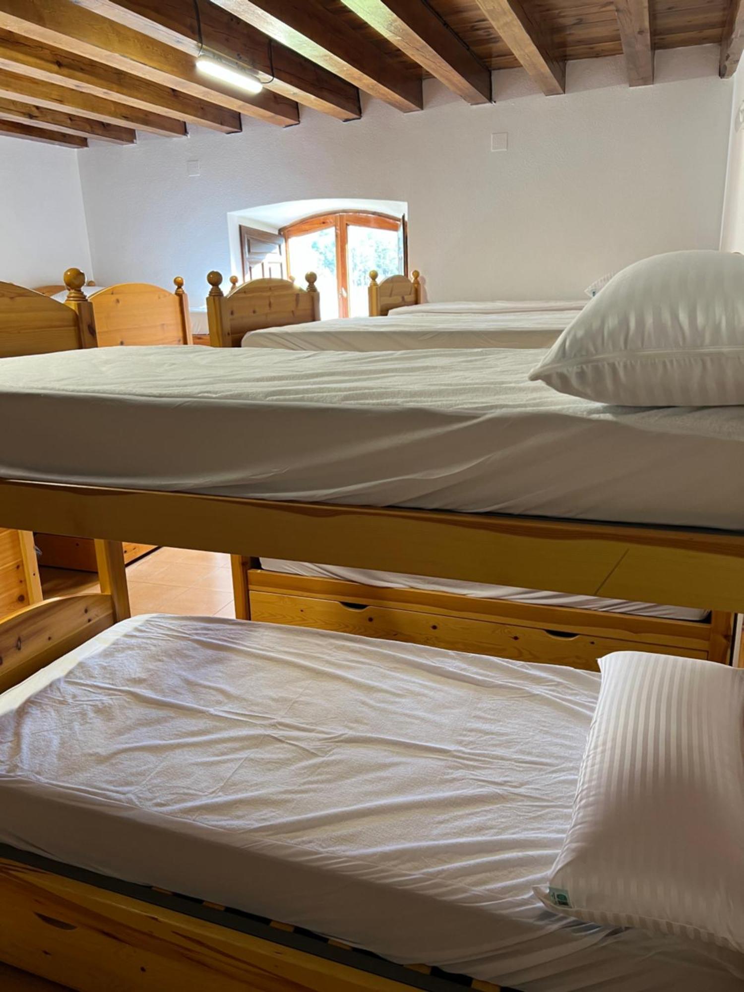 Albergue Pinares - La Casona De Revenga Regumiel de la Sierra Esterno foto