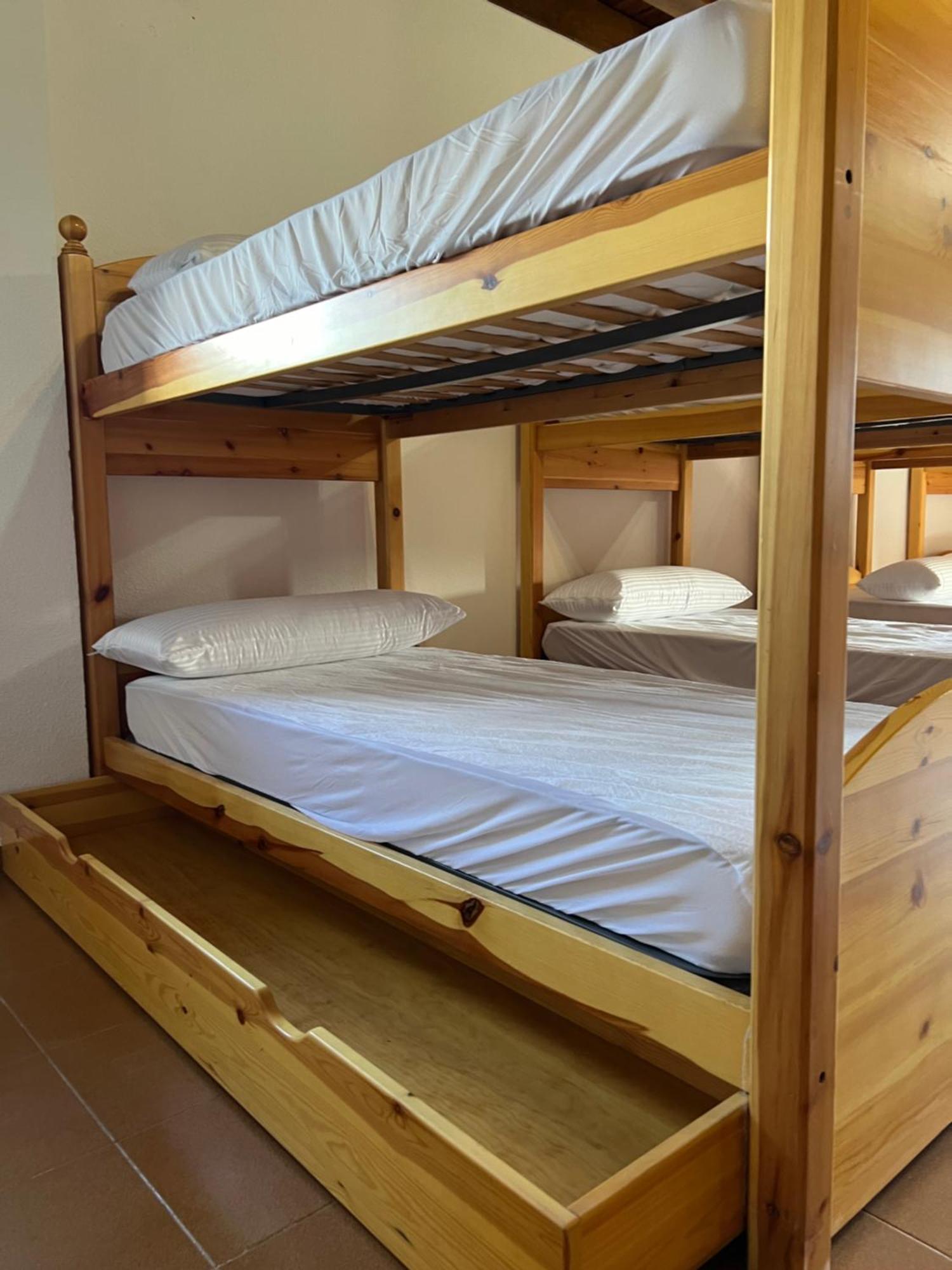 Albergue Pinares - La Casona De Revenga Regumiel de la Sierra Esterno foto